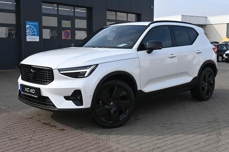 Gebraucht Volvo XC40 Plus 163 PS (119 kW) 2025 Weiß SUV