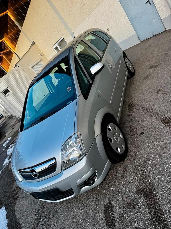 Silber Gebraucht 2006 Opel Meriva Van / Kleinbus | 2.450 € (Fairer Preis) - Bild 1/4