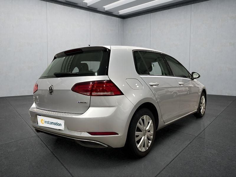 Gebraucht VW Golf VII 131 PS (96 kW) 2019 Silber Kleinwagen