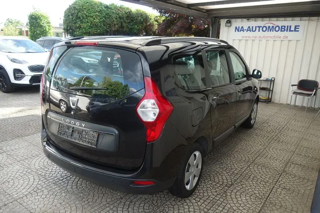 Gebraucht Dacia Lodgy Lauréate 102 PS (75 kW) 2017 Schwarz Van / Kleinbus
