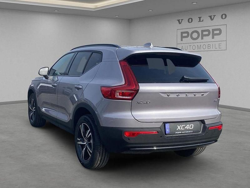 Neu Volvo XC40 Plus 163 PS (119 kW) 2026 Aurora silver SUV