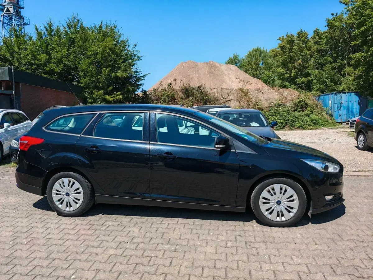 Gebraucht Ford Focus Business Edition 120 PS (88 kW) 2016 Schwarz Kombi