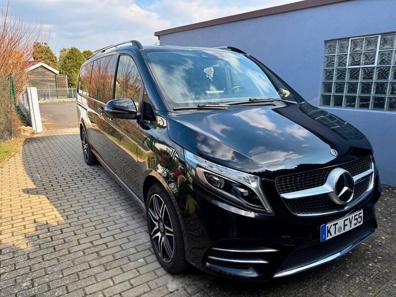 Schwarz Gebraucht 2019 Mercedes V300 AMG Van / Kleinbus | 44.900 € (Etwas zu teuer) - Bild 1/4
