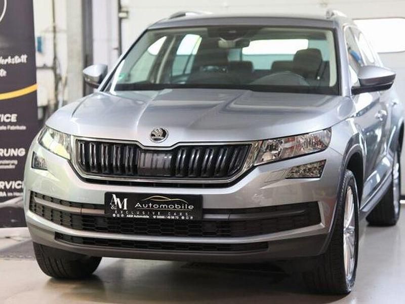 Grau Gebraucht 2020 Skoda Kodiaq Ambition SUV | 16.999 € (Superpreis) - Bild 1/3