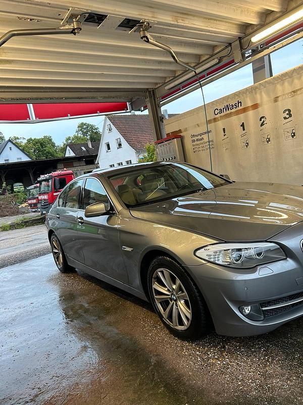 Gebraucht BMW 523 204 PS (150 kW) 2010 Grau Limousine