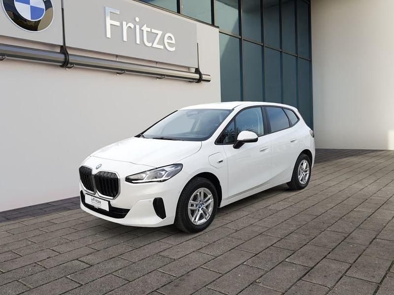 Weiß Gebraucht 2023 BMW 225 Active Tourer Van / Kleinbus | 27.990 € - Bild 1/4