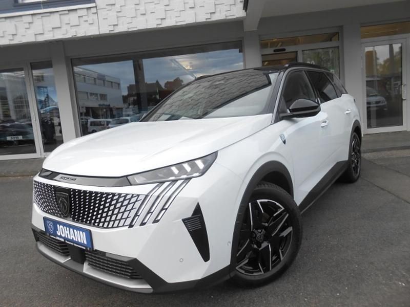 Weiss Gebraucht 2024 Peugeot 5008 GT Van / Kleinbus | 47.990 € (Teuer) - Bild 1/4