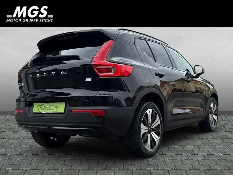Używany Volvo XC40 Core 169 kW (231 KM) 2023 Czarny SUV