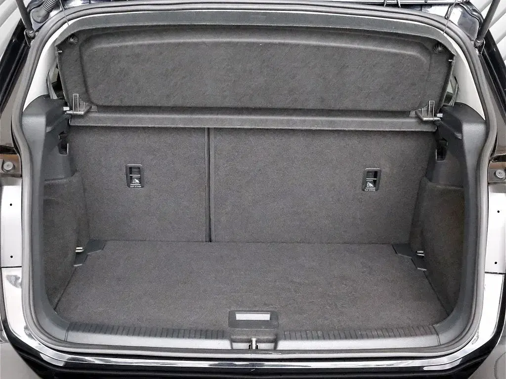 Gebraucht VW T-Cross Active 110 PS (80 kW) 2021 Deep black perleffekt SUV