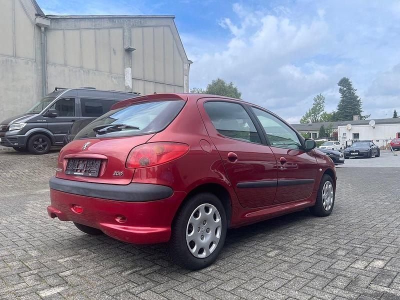 Rot Gebraucht 2004 Peugeot 206 Premium Limousine | 2.500 € (Teuer) - Bild 1/4