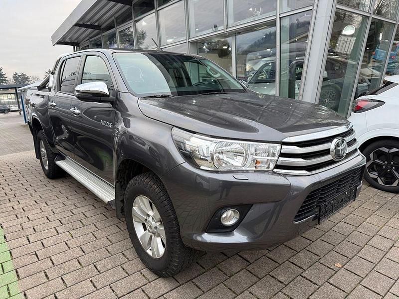Grau Gebraucht 2018 Toyota HiLux Comfort Abholung | 33.990 € (Fairer Preis) - Bild 1/4