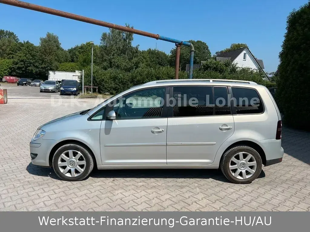 Gebraucht VW Touran Highline 140 PS (102 kW) 2009 Gold Van / Kleinbus