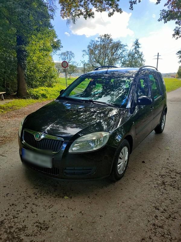 Schwarz Gebraucht 2009 Skoda Roomster Kombi | 2.499 € (Fairer Preis) - Bild 1/4
