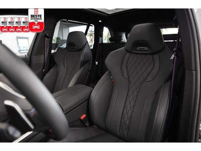 Skyscraper grau metallic (metallic) Gebraucht 2025 BMW X5 M M Sport SUV | 103.880 € (Superpreis) - Bild 1/3