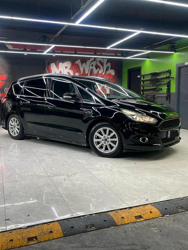 Schwarz Gebraucht 2016 Ford S-MAX S Van / Kleinbus | 11.900 € (Fairer Preis) - Bild 1/4