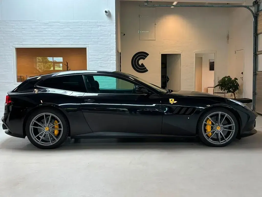 Gebraucht Ferrari GTC4Lusso 689 PS (506 kW) 2019 Schwarz Kombi