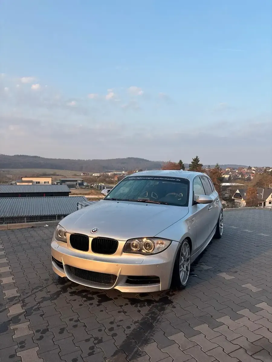 Gebraucht BMW 123 Performance 204 PS (150 kW) 2007 Silber Kleinwagen
