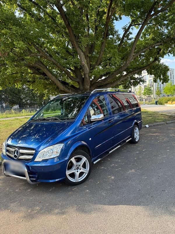 Blau Gebraucht 2011 Mercedes Vito Van / Kleinbus | 10.500 € (Guter Preis) - Bild 1/4