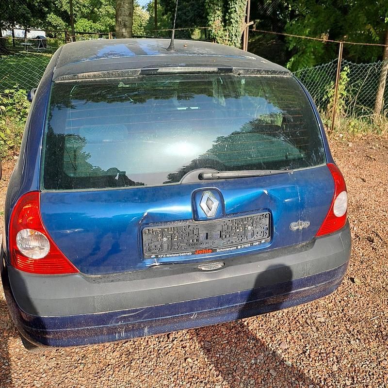 Blau Gebraucht 2003 Renault Clio II Kleinwagen | 650 € (Guter Preis) - Bild 1/3