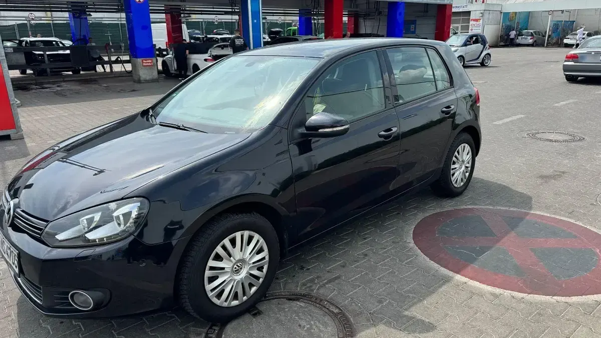Gebraucht VW Golf VI Comfortline 105 PS (77 kW) 2011 Schwarz Kleinwagen