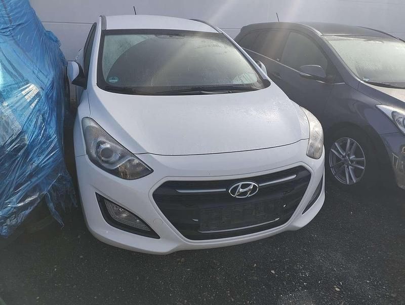 Gebraucht Hyundai i30 135 PS (99 kW) 2015 Weiß Kombi