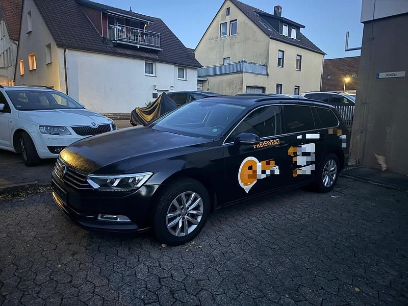 Schwarz Gebraucht 2017 VW Passat Comfortline Kombi | 4.999 € (Superpreis) - Bild 1/4