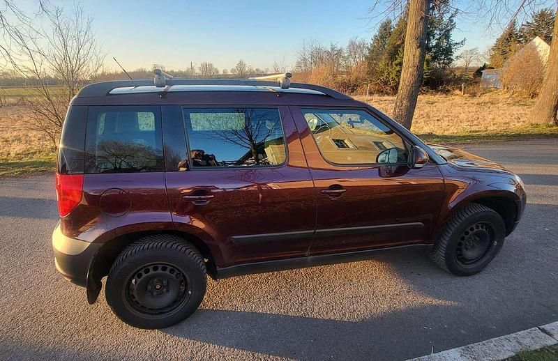 Gebraucht Skoda Yeti Adventure 140 PS (102 kW) 2013 Rot SUV