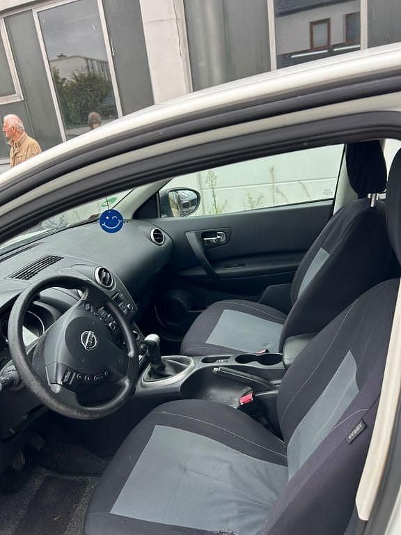 Weiß Gebraucht 2013 Nissan Qashqai Acenta SUV | 6.500 € (Fairer Preis) - Bild 1/4