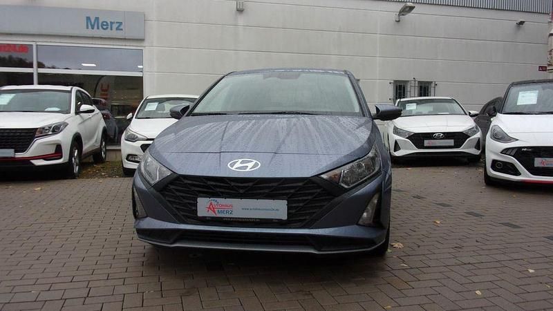 Blau Neu 2025 Hyundai i20 Limousine | 19.850 € (Etwas zu teuer) - Bild 1/4