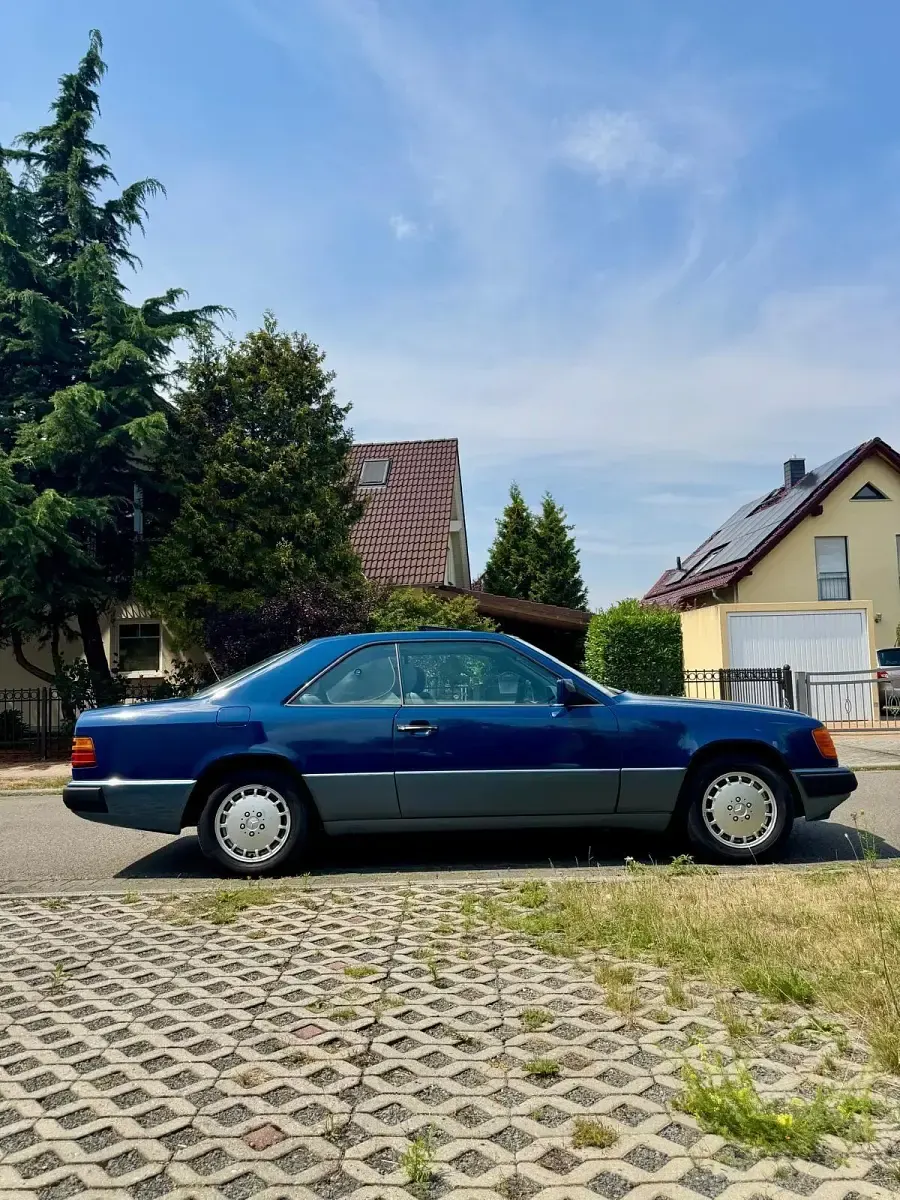 Gebraucht Mercedes 230 136 PS (100 kW) 1990 Blau Coupé