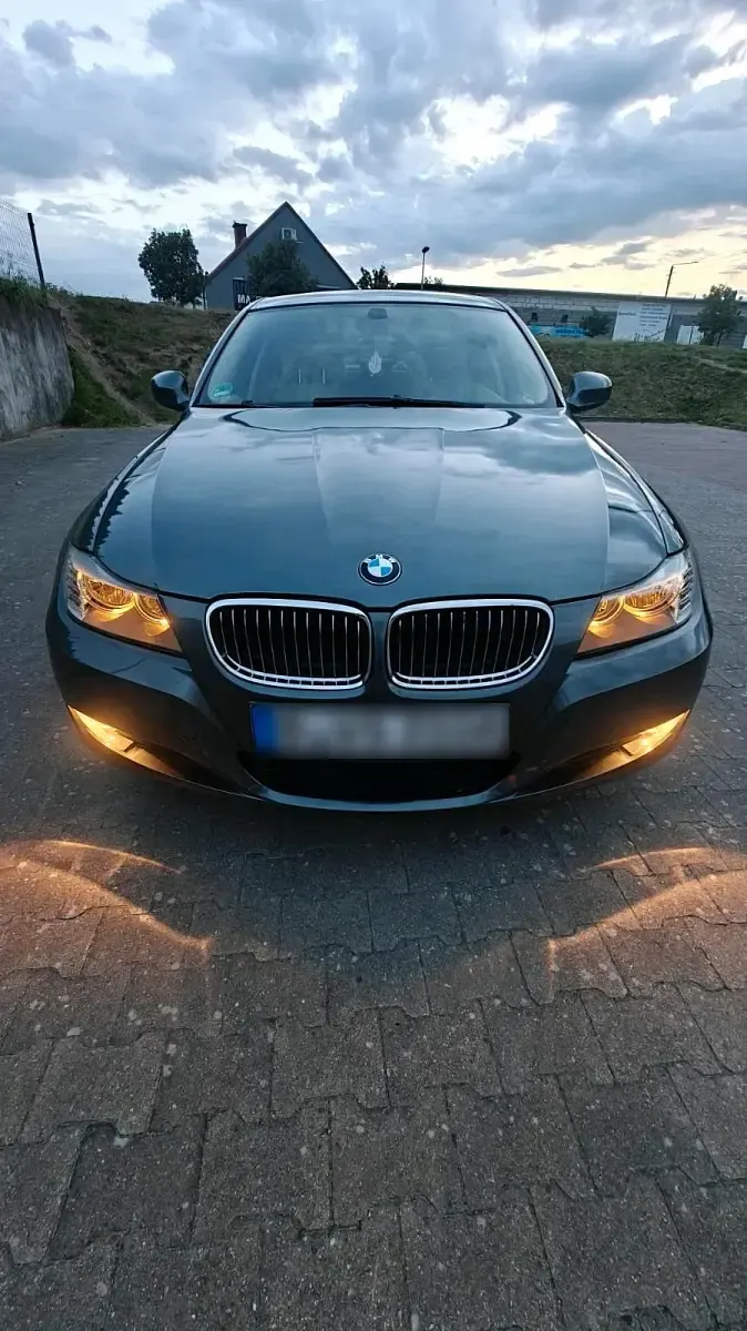 Gebraucht BMW 325 218 PS (160 kW) 2008 Grau Limousine