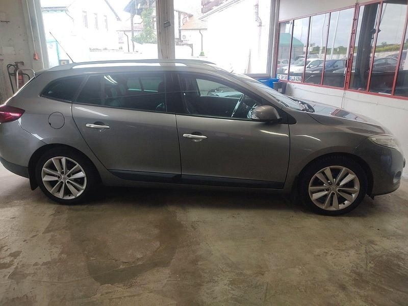 Grau Gebraucht 2011 Renault Mégane GrandTour Expression Kombi | 3.100 € (Fairer Preis) - Bild 1/4
