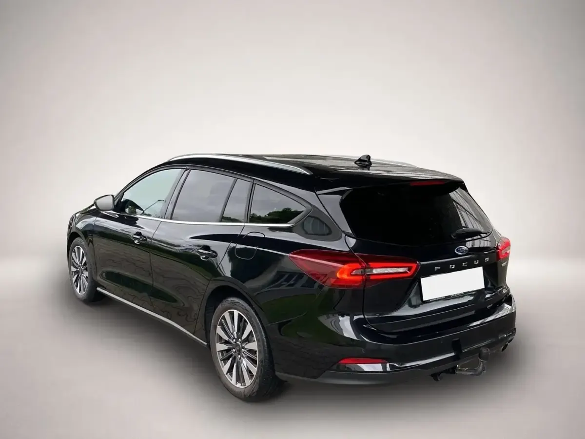 Gebraucht Ford Focus Titanium 125 PS (91 kW) 2023 Schwarz