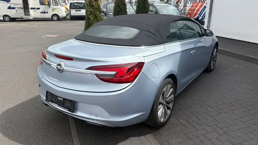 Gebraucht Opel Cascada Edition 140 PS (102 kW) 2015 Blau Cabrio