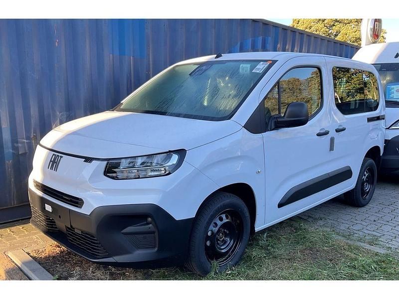 Neu Fiat Doblò 102 PS (75 kW) 2025 Weiss Van / Kleinbus