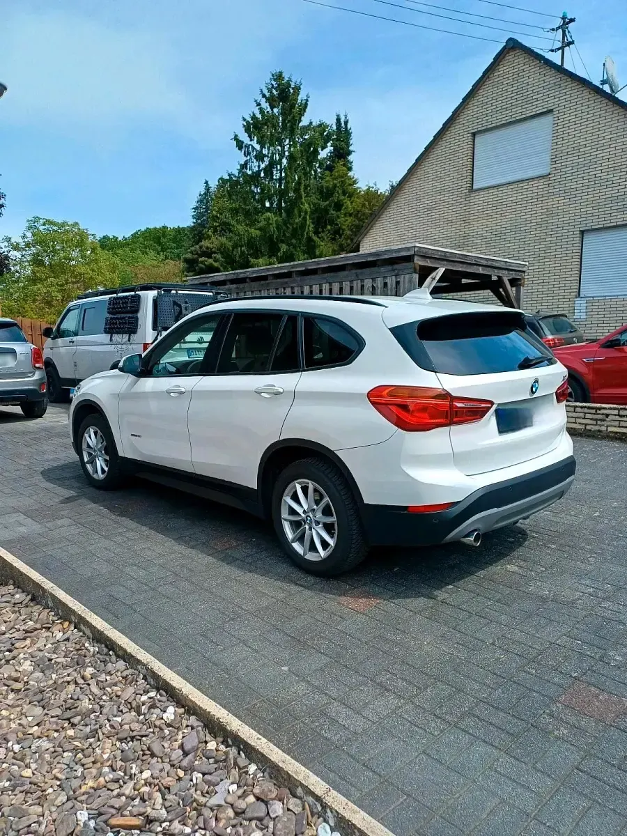 Używany BMW X1 140 KM (102 kW) 2017 Biały SUV