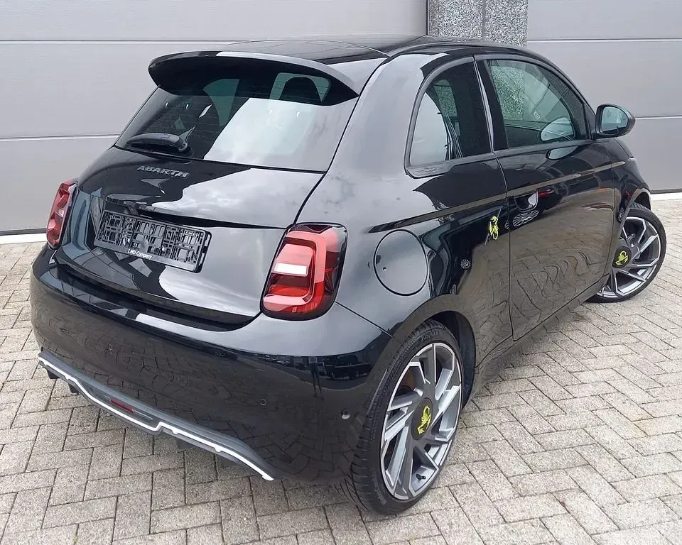 Gebraucht Abarth 500e Turismo 114 kW (155 PS) 2024 Schwarz Kleinwagen