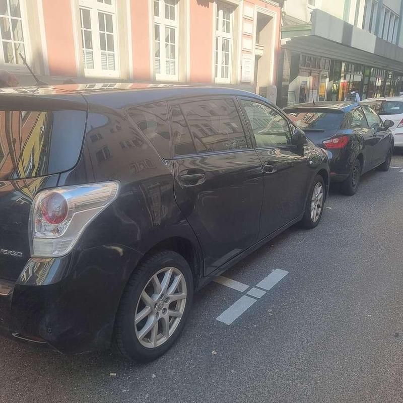 Gebraucht Toyota Verso Life 147 PS (108 kW) 2013 Van / Kleinbus