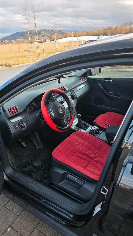 Gebraucht VW Passat 122 PS (89 kW) 2009 Schwarz Limousine