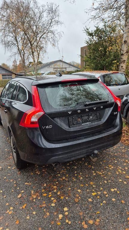 Gebraucht Volvo V60 Momentum 163 PS (119 kW) 2013 Schwarz Kombi