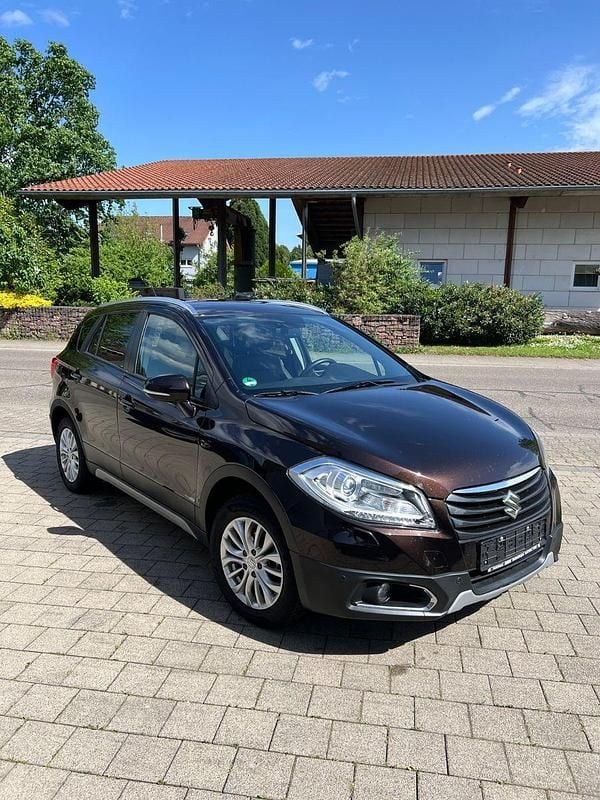 Usado Suzuki SX4 120 HP (88 kW) 2014 Castanho SUV