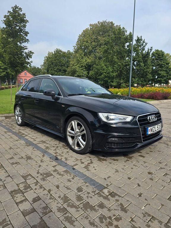 Schwarz Gebraucht 2015 Audi A3 Sportback S-Line Limousine | 13.600 € (Fairer Preis) - Bild 1/4