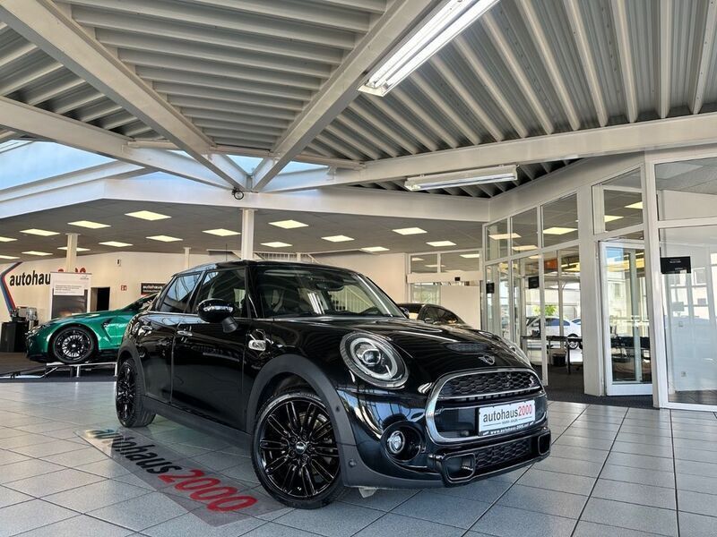 Midnight black metallic Gebraucht 2019 Mini Cooper S Kleinwagen | 18.450 € (Fairer Preis) - Bild 1/4