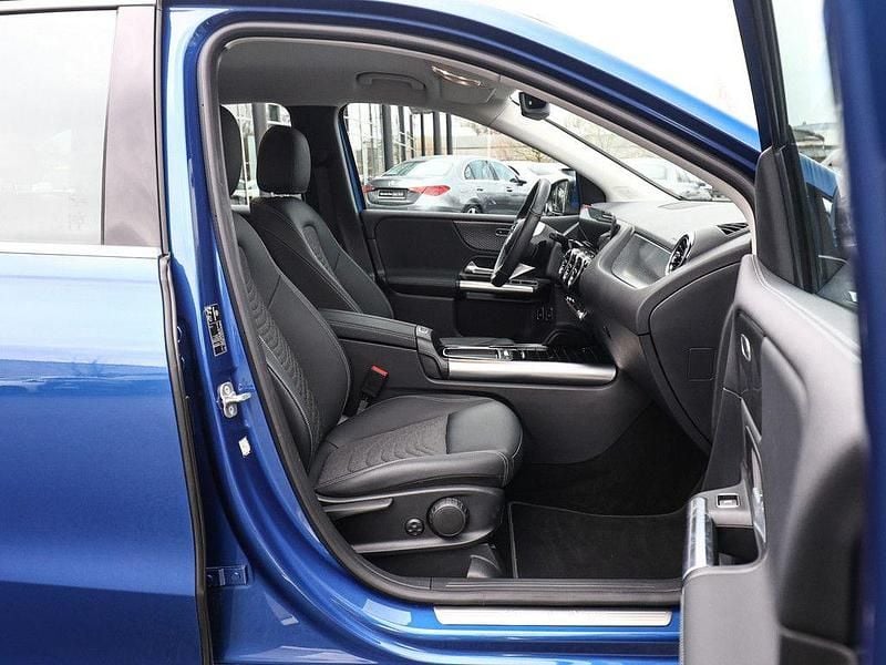 Gebraucht Mercedes B250e Advanced 163 PS (119 kW) 2025 Blau Van / Kleinbus