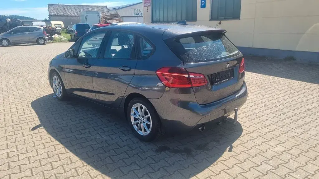 Gebraucht BMW 216 Advantage 116 PS (85 kW) 2017 Grau Kombi