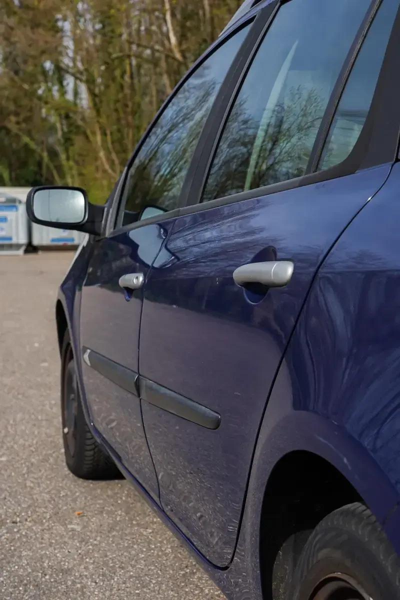 Gebraucht Renault Clio GrandTour Dynamique 75 PS (55 kW) 2008 Blau Kombi