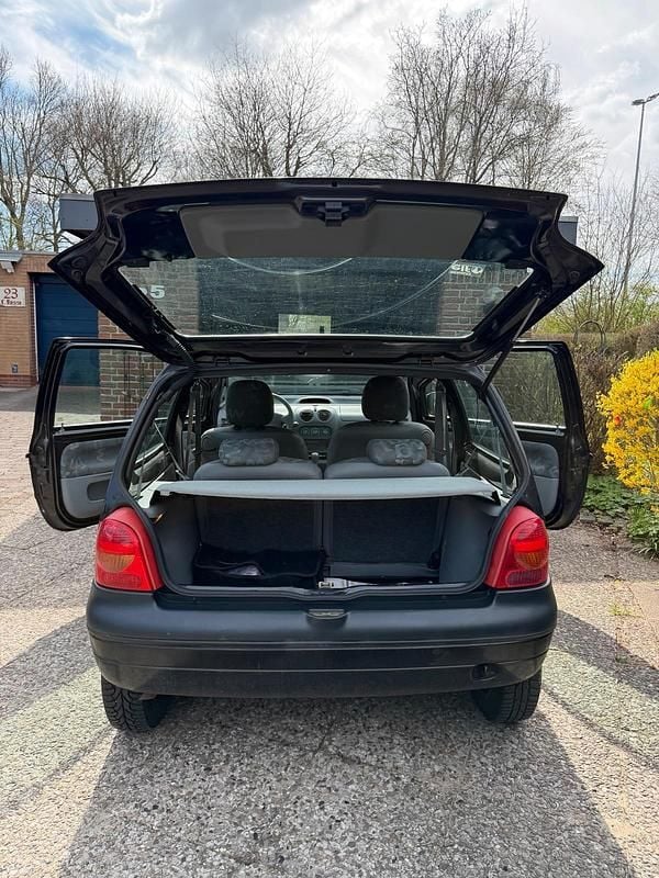 Second-hand Renault Twingo 60 CP (44 kW) 2007 Negru Hatchback