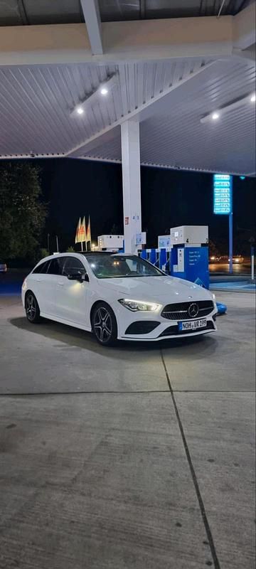 Weiß Gebraucht 2020 Mercedes CLA220 Shooting Brake AMG Kombi | 21.000 € (Superpreis) - Bild 1/4