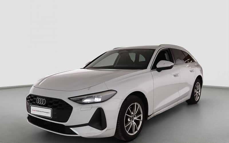 Weiß Gebraucht 2025 Audi A5 Ambiente Coupé | 38.345 € (Superpreis) - Bild 1/4