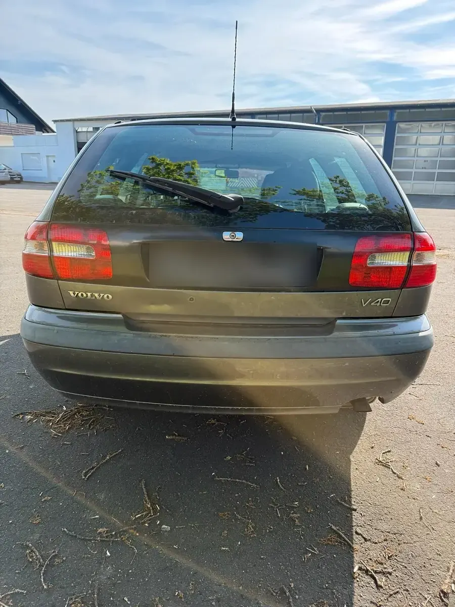 Gebraucht Volvo V40 102 PS (75 kW) 2003 Grau Kombi